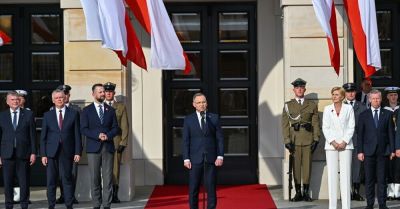 Prezydent wręczył awanse generalskie; wśród awansowanych - zastępcy najważniejszych dowódców