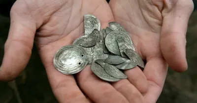 W lesie niedaleko Elbląga znaleziono wczesnośredniowieczne arabskie monety